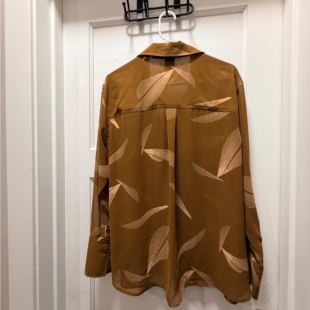 Caramel Patterned Women's Top - Picture 3 of 3